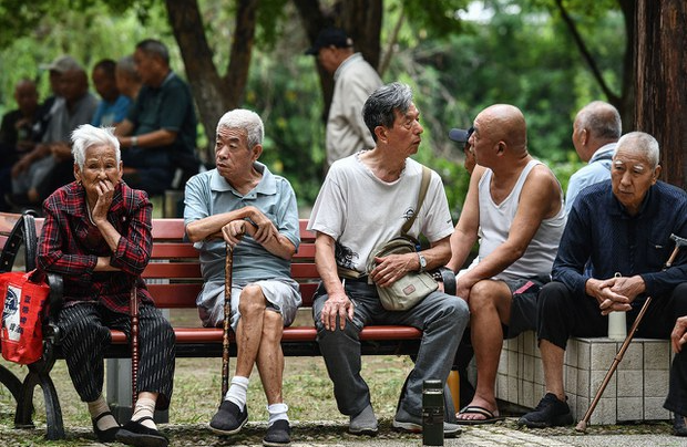 纸面上讲  咱们的退休年龄确实太低了