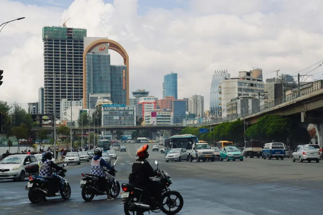 裸辞去非洲，当代中国年轻人的搞钱新思路