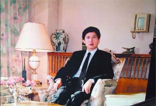 李春平生活看似光鲜亮丽，但内心很空虚。 （图/翻摄自百度百科）