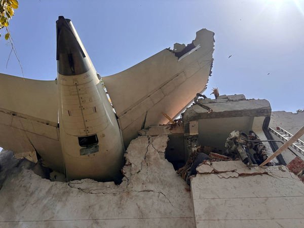 ▲▼印度航空坠机。 （图/路透）