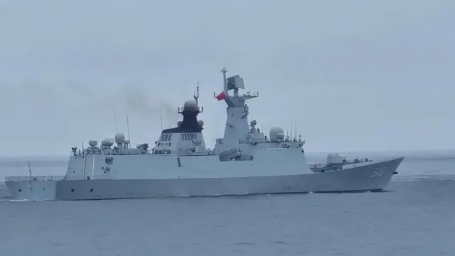 台湾沿海的一艘中国军舰