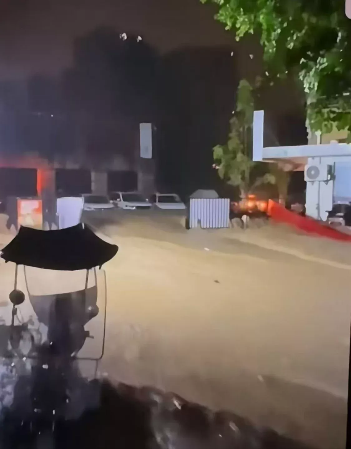 暴雨致重庆小区女保安遇难 凌晨撤离不及时被水冲走