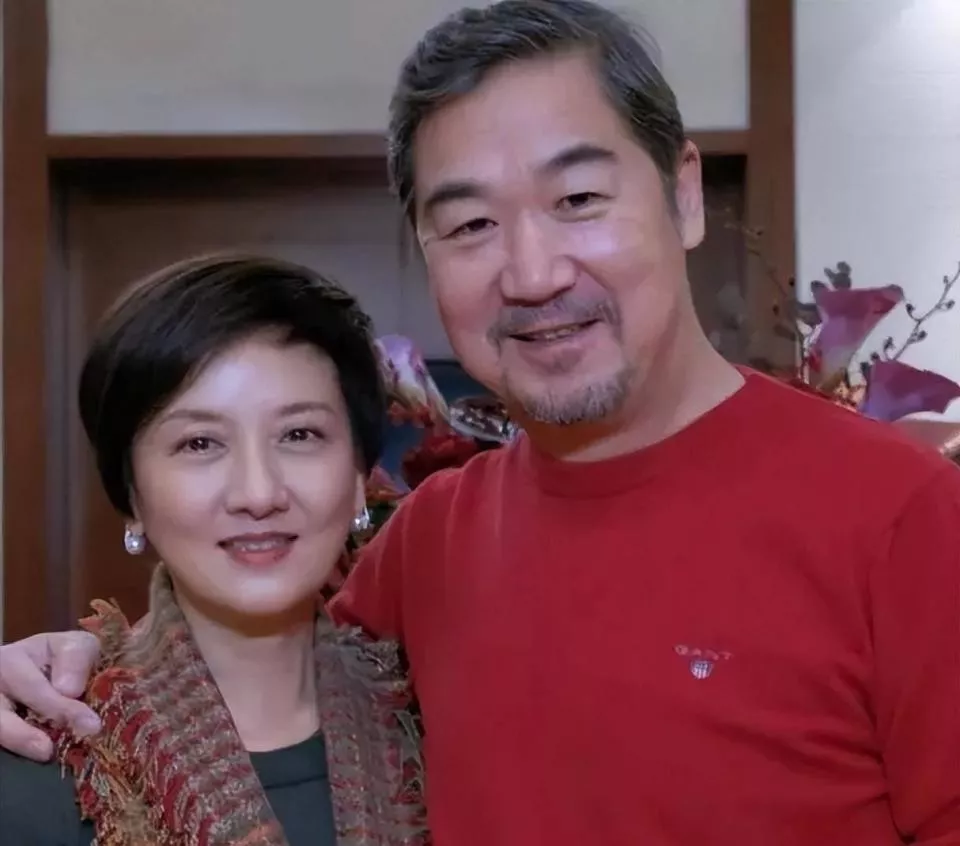 邓婕现状:离婚成痛楚,继子不成器,养女愈发似丈夫