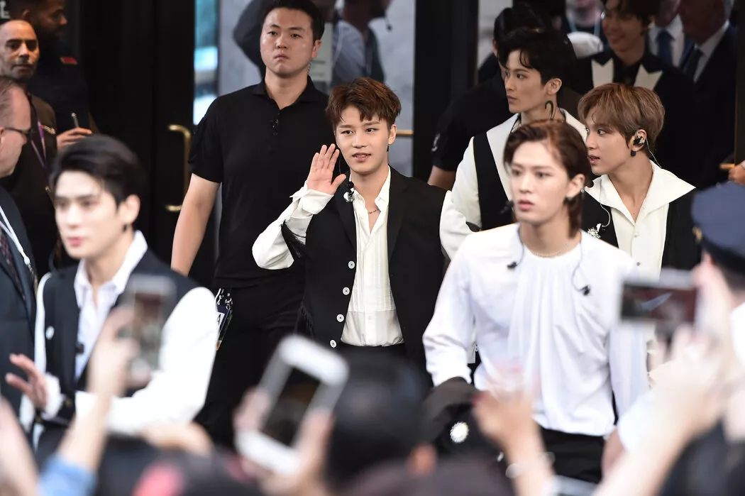 韩国歌手文泰一强奸中国游客获刑三年半