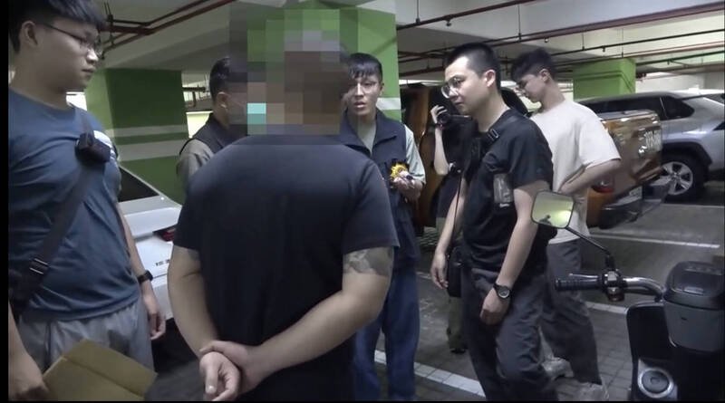 高薪吸引新鲜人入职,赌博集团6男3女话务手落网。(民众提供) 高薪吸引新鲜人入职,赌博集团6男3女话务手落网。(民众提供)