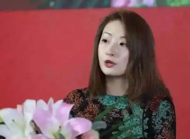 杜建英丈夫:两人婚姻持续至今,还生了一个儿子已36岁