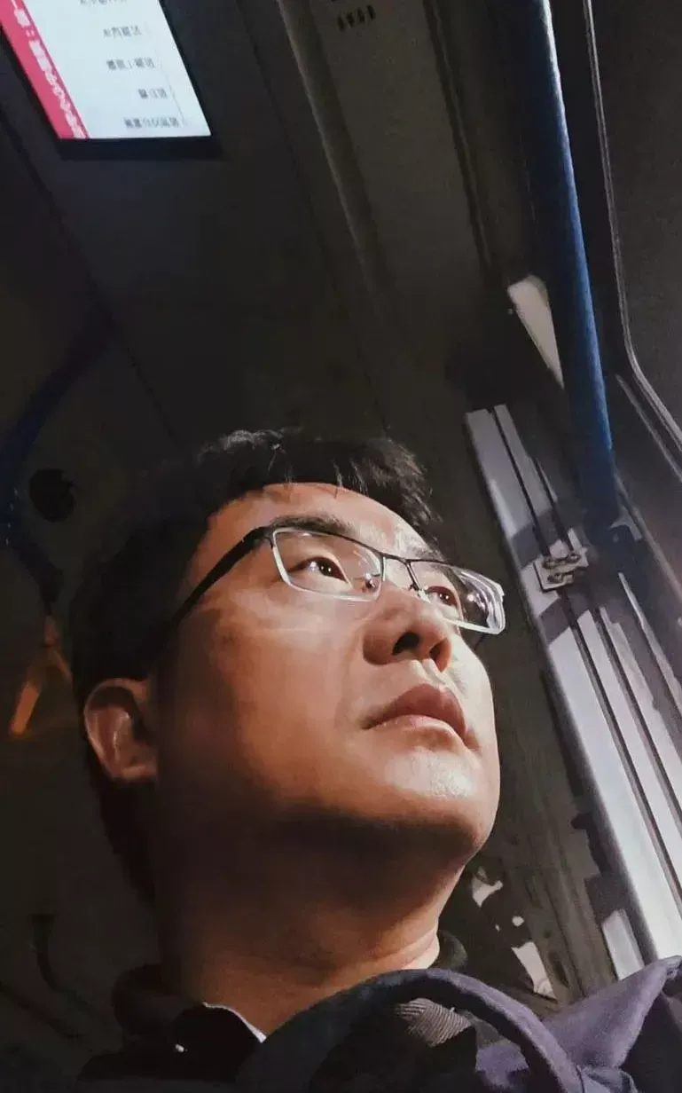 即使40岁出头的时候暂时找到去处，但无法久待，年龄越大越容易进入连续失业、持续失业的死循环 / 受访者供图