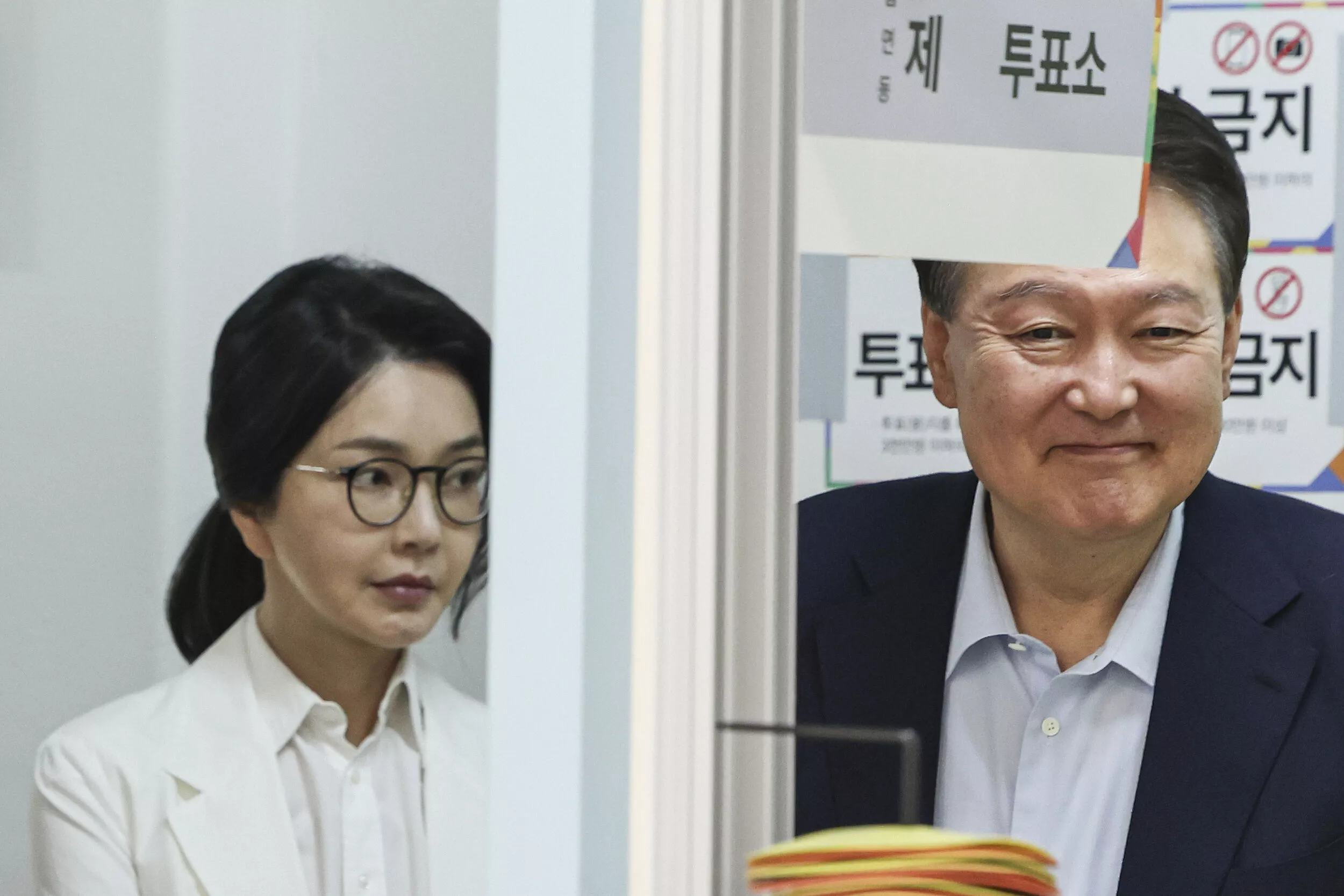 涉嫌抄袭论文,南韩前总统夫人金建希"博士学位遭撤销"
