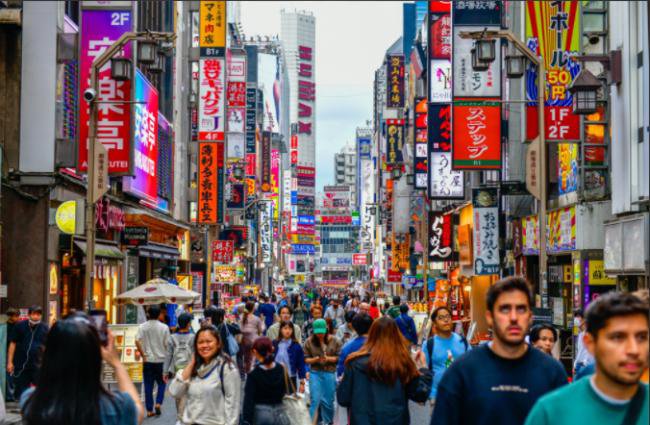 50年首见  归化日本籍中国人数居冠