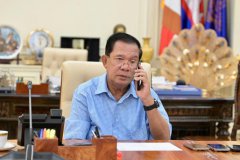 网传飞往中国 洪森发作战开会照：我没逃