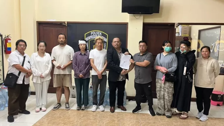 中国游客大闹巴厘岛！6人在餐厅“打成一团”挂彩