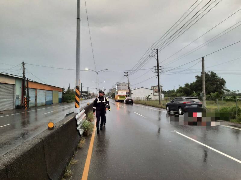 新园乡卧龙路段昨天发生一起死亡车祸。(警方提供) 新园乡卧龙路段昨天发生一起死亡车祸。(警方提供)