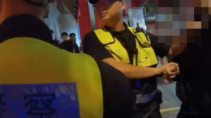 警方到场处理。（记者姚岳宏翻摄）