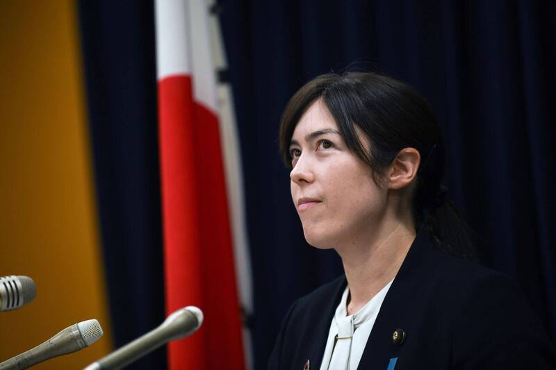 日本经济安保大臣小野田纪美再三对日本各项产业过度依赖中国的情形提出示警。（彭博）