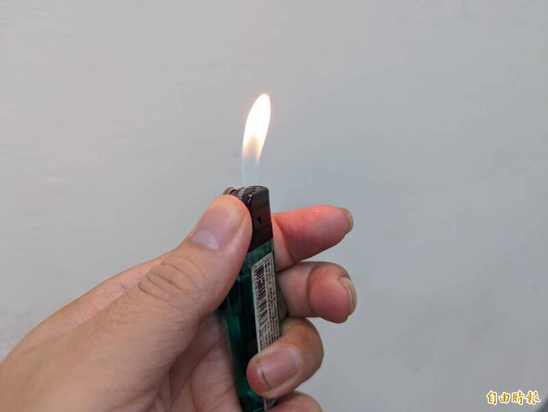 戴姓男子想挽回前女友，竟全身浇淋汽油扬言同归于尽。示意图（资料照）