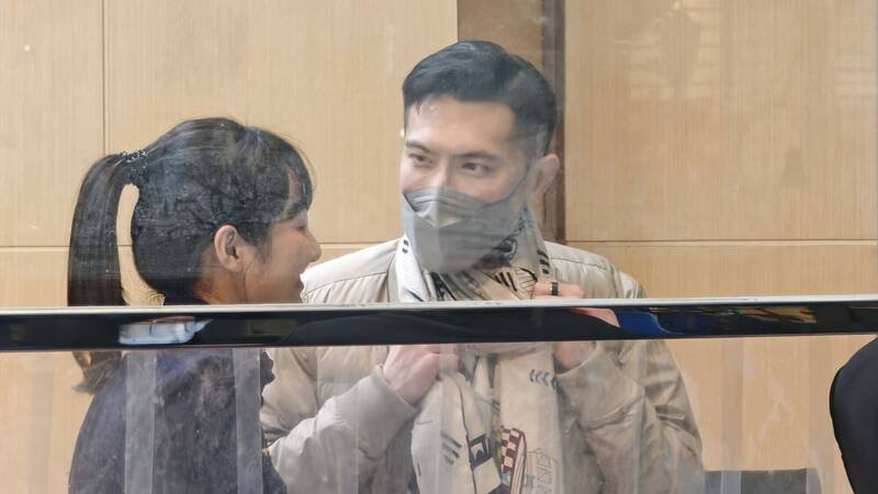 北检今再传沈庆京长子、鼎越开发董事沈辉庭到案，讯后谕知50万元交保。（民众提供）