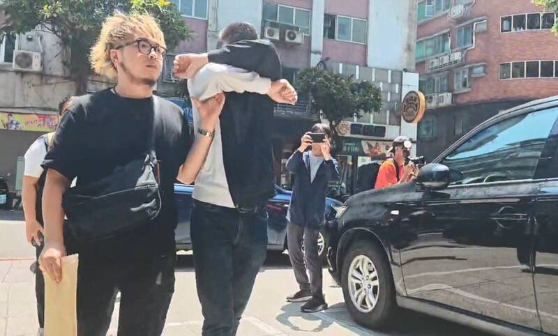 高雄枪击案主嫌范嘉荣今年5月时，因涉入闪兵案被新北检警拘提到案。（资料照）