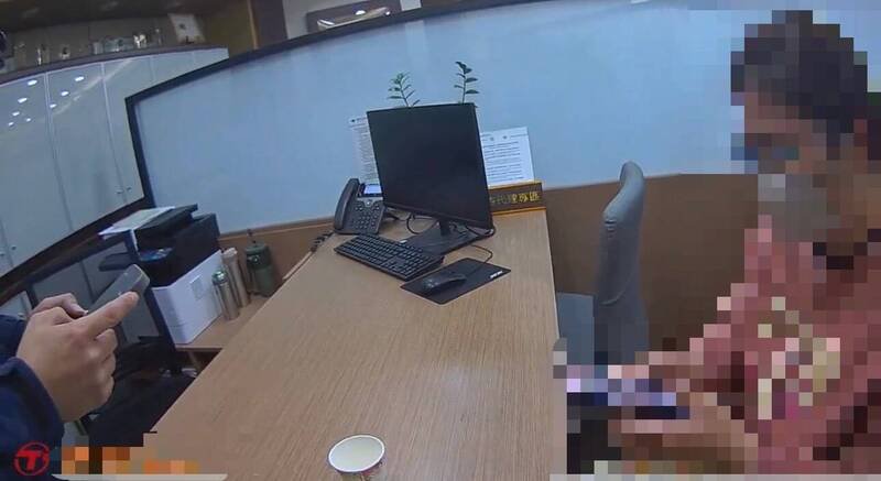 南投警方提供多个类似诈骗资讯给任姓女子看。（南投警方提供）