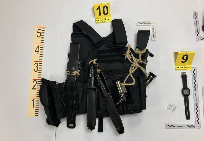 张文的犯案刀具都是透过网路购买。（记者王冠仁翻摄）