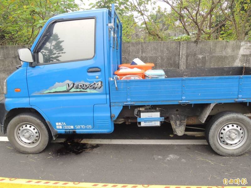 日本奈良县55岁男子疑因不满货车临停，将狗大便涂在货车驾驶座钥匙孔遭逮；示意图，车辆与新闻事件无关。（资料照）