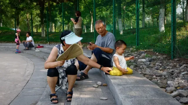 中国新生儿数量逐年下降，医生呼吁“救救产科”