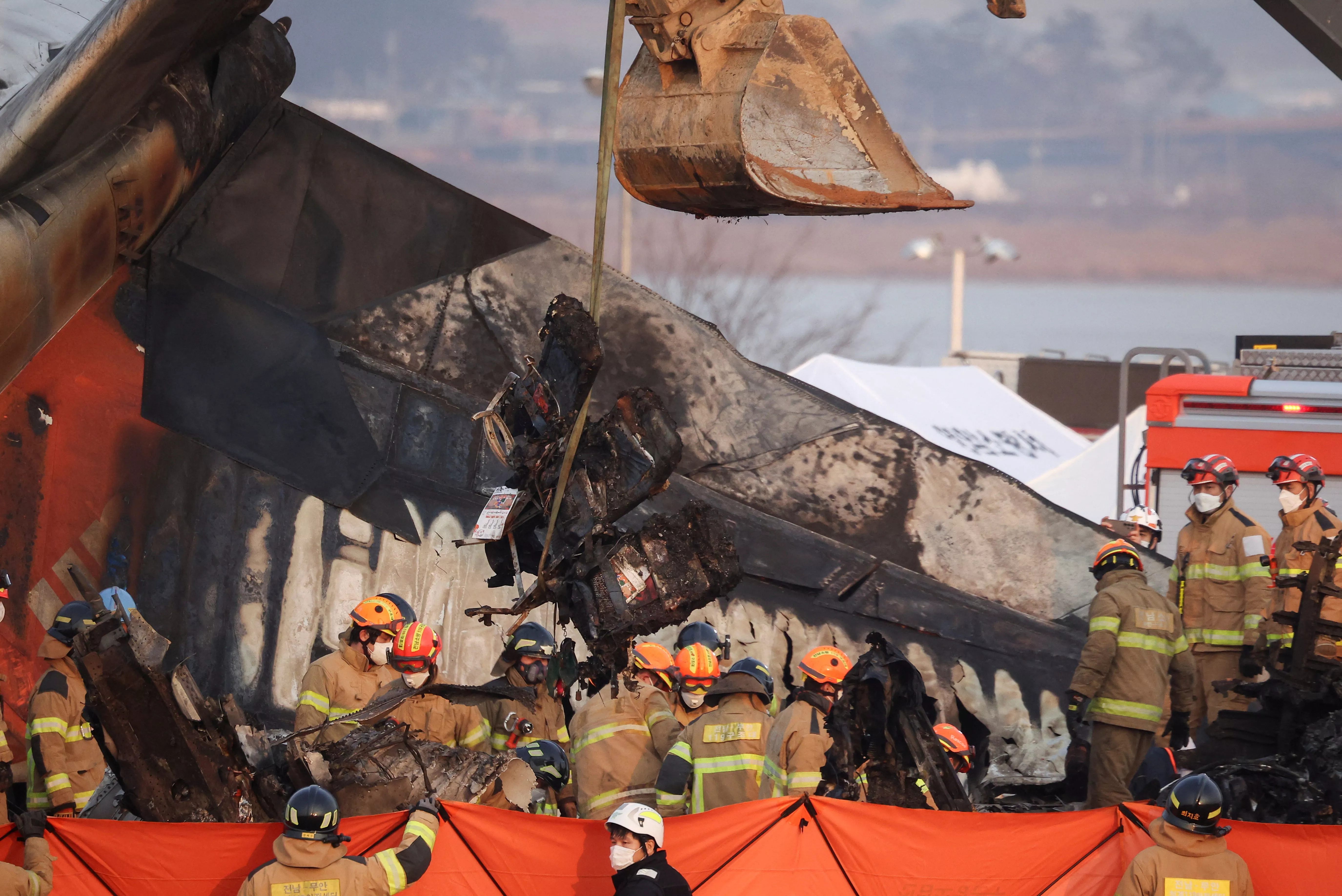 济州航空空难恐酿179死，已寻获167遗体