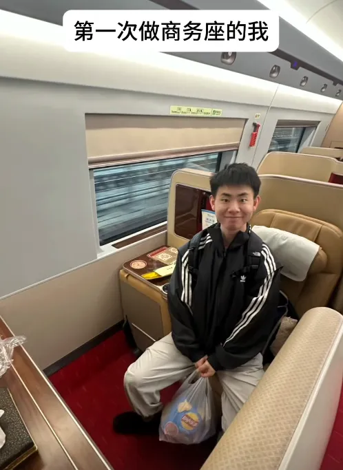 高铁商务座，最新“装货”大舞台