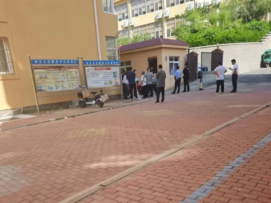青岛大学热死的宿管大爷,现代奴工制度的现实案例