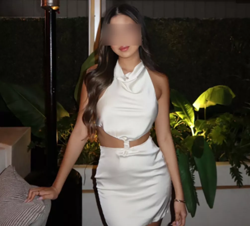 华裔厨师嫌网红妹子太小咖 怼到人家飙泪 结果自己翻车…
