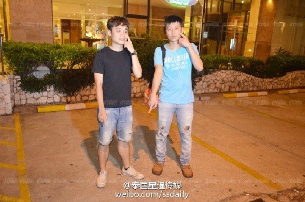 遭打伤的2名中国男子。（图撷取自微博）