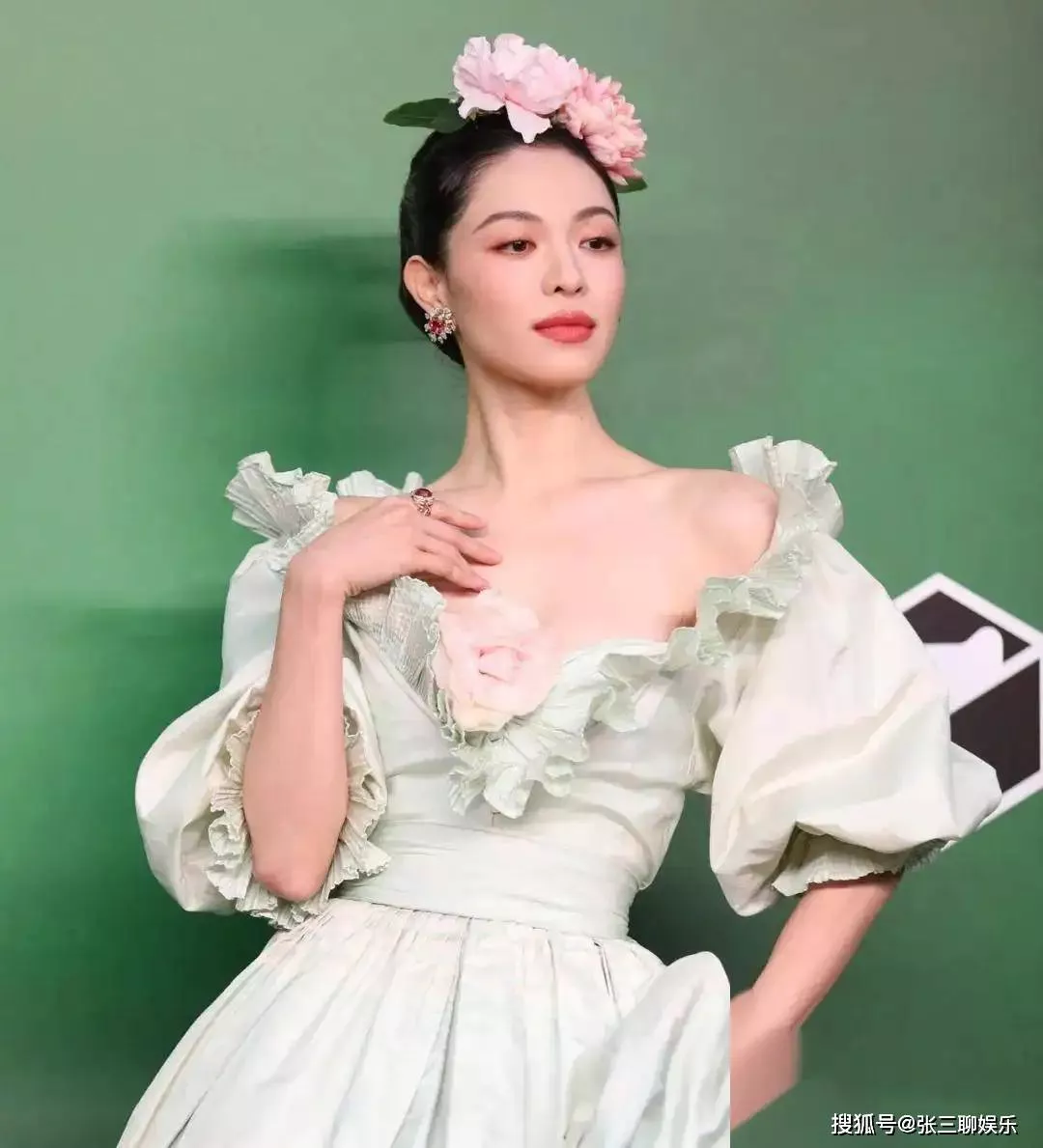 钟楚曦过往争议被扒,一进圈就有野心