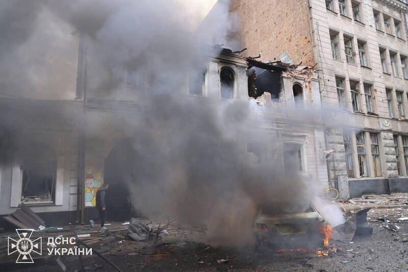 乌克兰哈尔科夫一处幼儿园22日遭俄军无人机攻击。（美联社档案照）