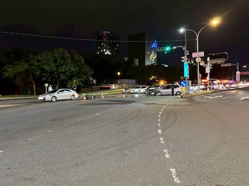 发生酒驾逆向车祸的路口。（民众提供）