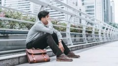 铁饭碗的神话,居然被一个基层公务员打破了