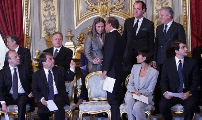 清纯干练，意女总理梅洛尼19岁时容颜曝光