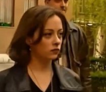 清纯干练,意女总理梅洛尼19岁时容颜曝光