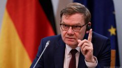 断然取消访华，他受广泛赞誉