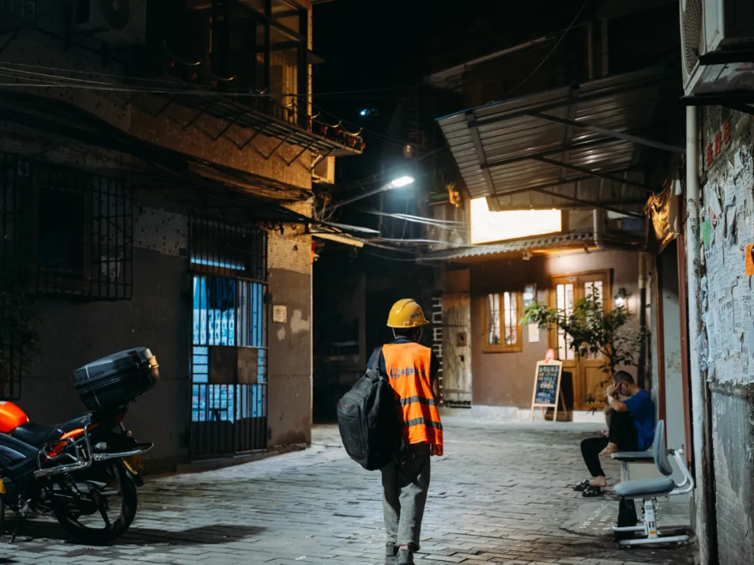 8元旅店，流离人生