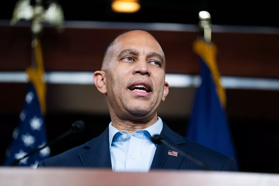 美国联邦政府关门已“满月”，为什么两党还不急