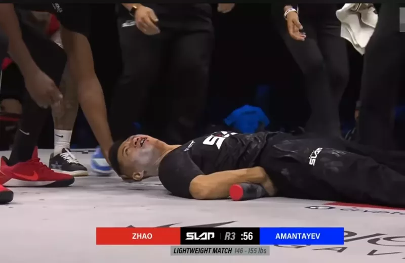 出战打耳光大赛 中国功夫大师惨遭KO倒地昏迷