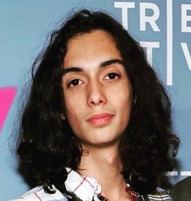 罗伯特德尼罗19岁孙子吸毒猝死案 警方逮捕5人