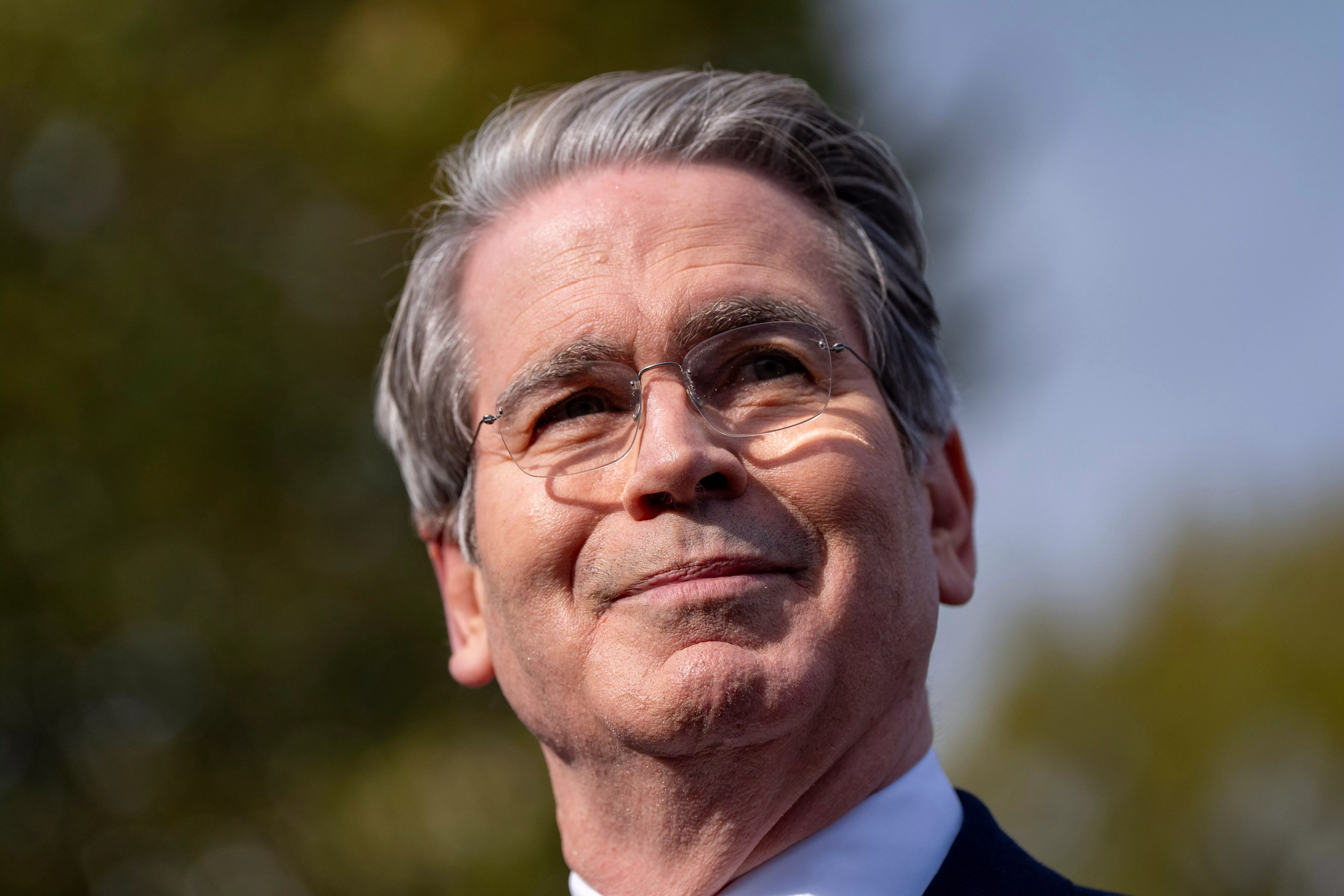 美国财长怒呛"中国难以被信赖":必须摆脱稀土依赖风险