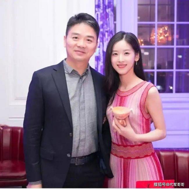 刘强东章泽天被疑冷战，貌合神离