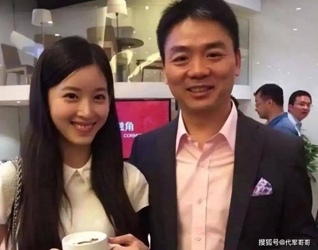 刘强东章泽天被疑冷战，貌合神离