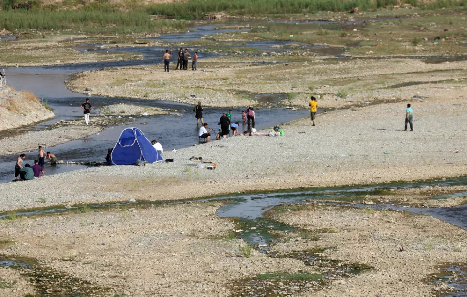 伊朗水危机恶化:德黑兰主要饮用水来源两周内或枯竭