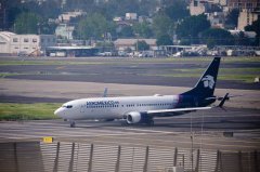 川普重拳！美墨13条航线「消失倒数」 运输部长曝另1隐忧