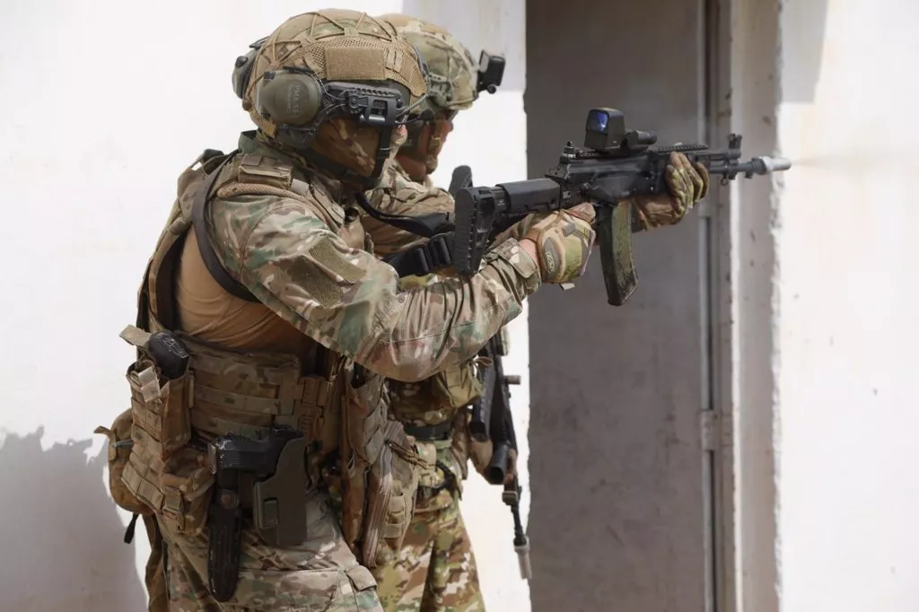 现实主义胜出“红军城战役”成西方幻觉崩溃起点