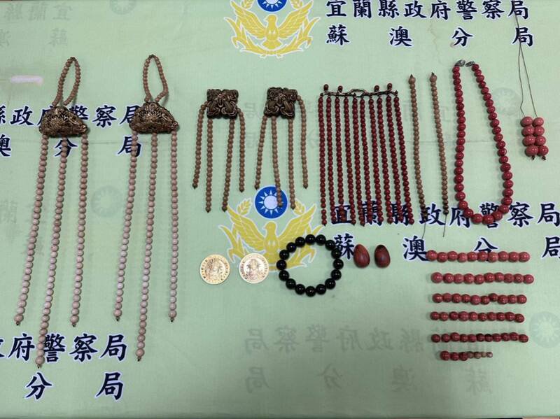 宜兰警方追回妈祖全数失窃法饰，价值约3千万元。（警方提供）