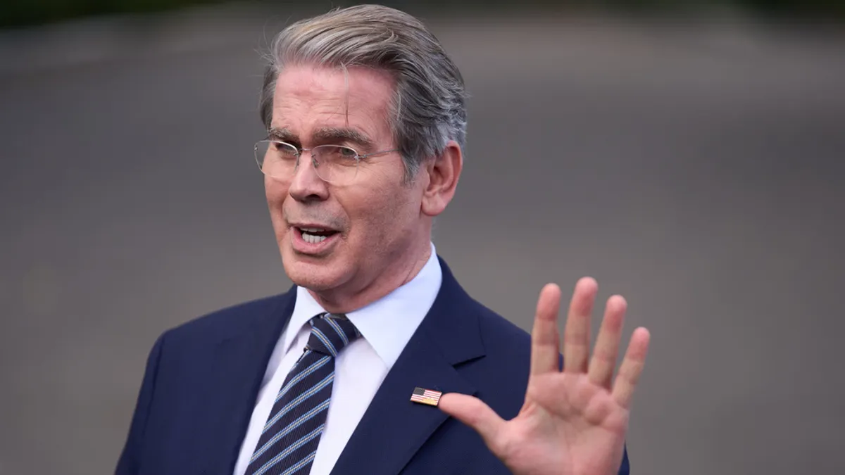 最高院审关税 贝森特利用大法官提问反将一军