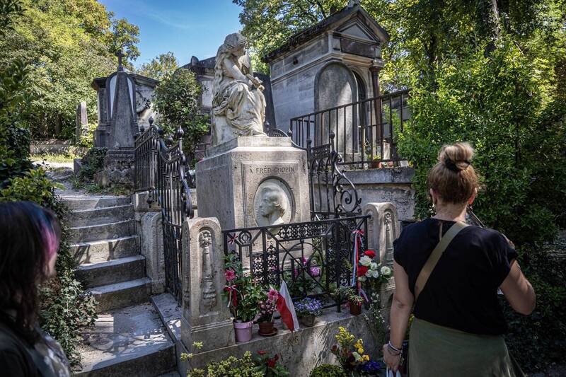 法国巴黎市政府推出与名人长眠同一墓园资格抽签活动。图为著名的拉雪兹神父公墓内「钢琴诗人」萧邦的墓碑。（欧新社资料照）

